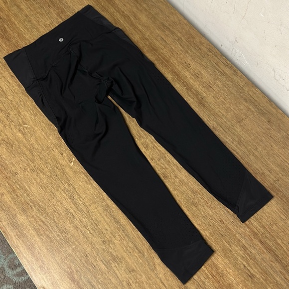 Lululemon like new uncovered strength perforated high rise crop blk leggings - Picture 7 of 12